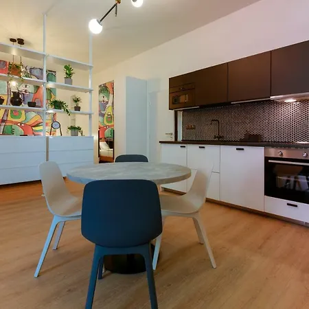 Avantgarde Aparthotel 4*